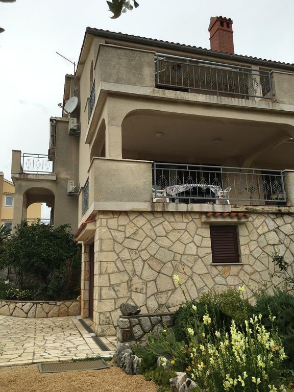 Eta Apartment Cres